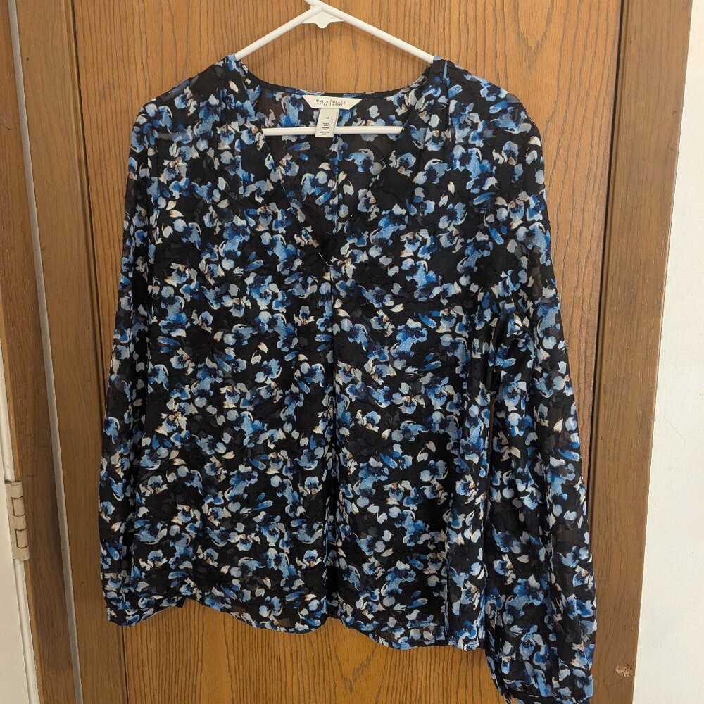 White House Black Market Long Sleeve Shearโ Floral Blue Blouse VNeck-Size 10